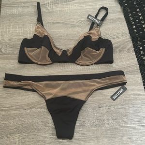 ✨NWT BOOTAYBAG LINGERIE SET✨